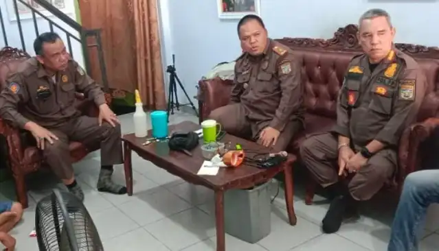Cegah Lakalantas Satpol PP Muratara Siapkan Tembak Bius untuk Atasi Kerbau Liar