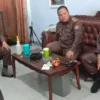 Cegah Lakalantas Satpol PP Muratara Siapkan Tembak Bius untuk Atasi Kerbau Liar