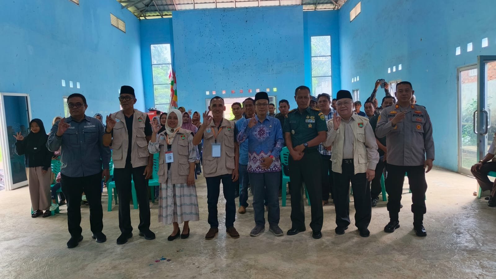 Foto bersama usai pembukaan sosialiasi